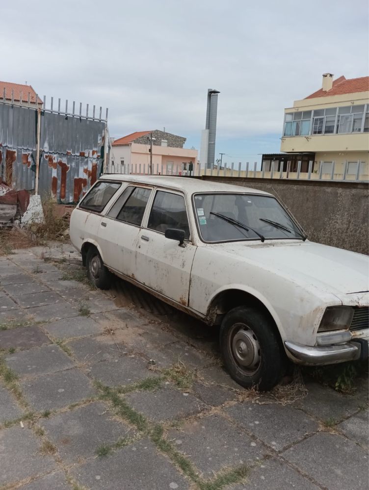 Peugeot 504 - Carrinha antiga