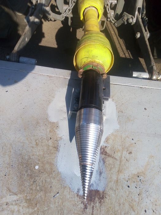 Świdrowa łuparka do drewna do ciągnika