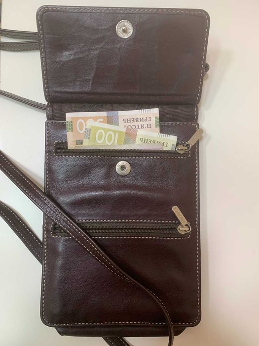 Мужская кожаная сумочка для документов и денег.