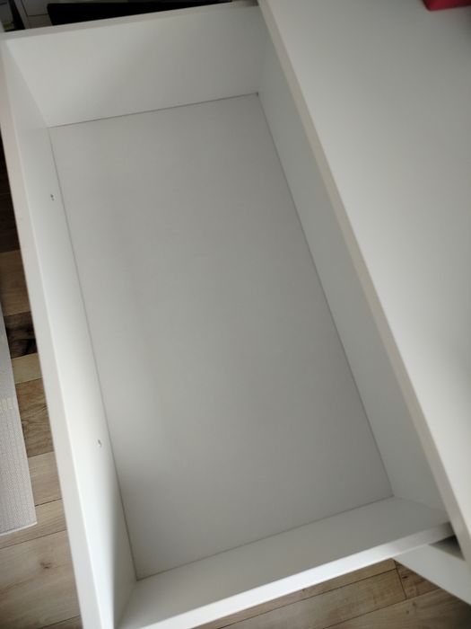 TCZEW Biała komoda szuflady