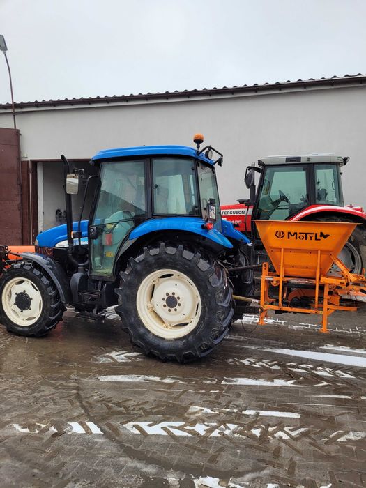 Wynajem ciągnika odśnieżanie