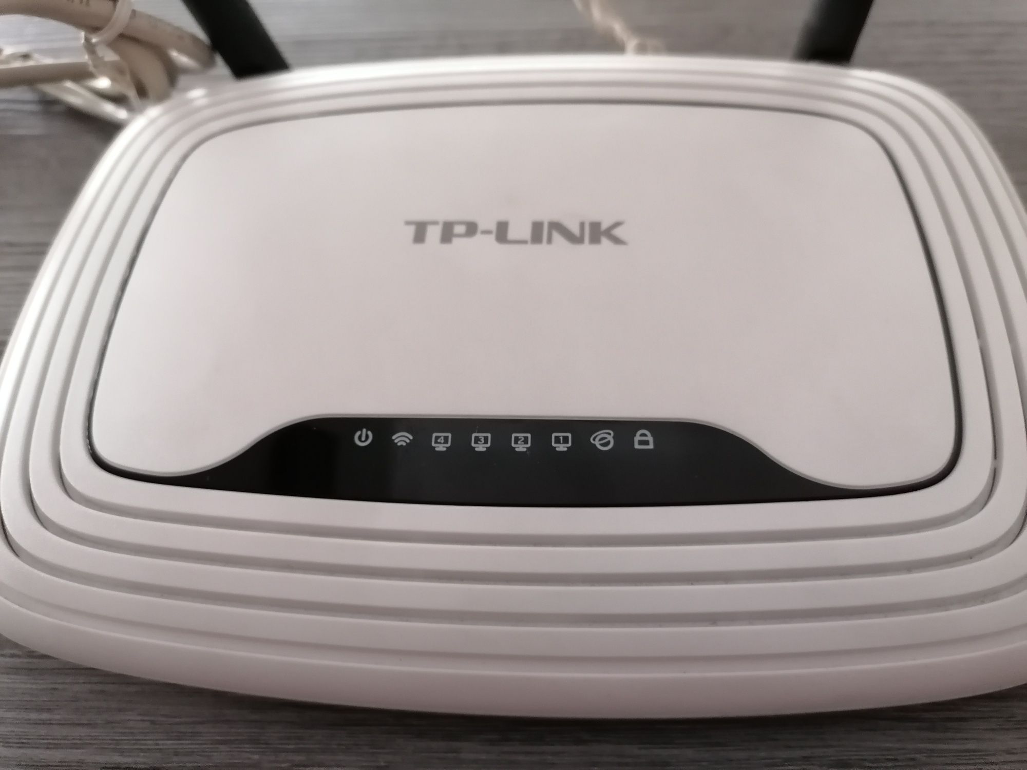 Router Wi-Fi TP-Link novo.