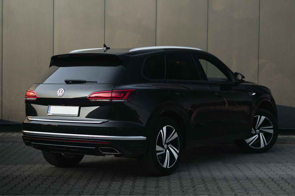 Wynajem TOUAREG SUV Wypożyczalnia samochodów premium i sportowych Z-G