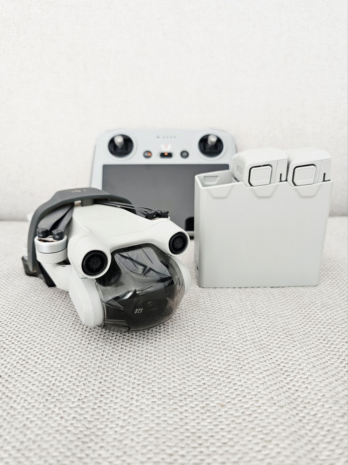 Drone DJI Mini 3 Pro + Fly More Combo