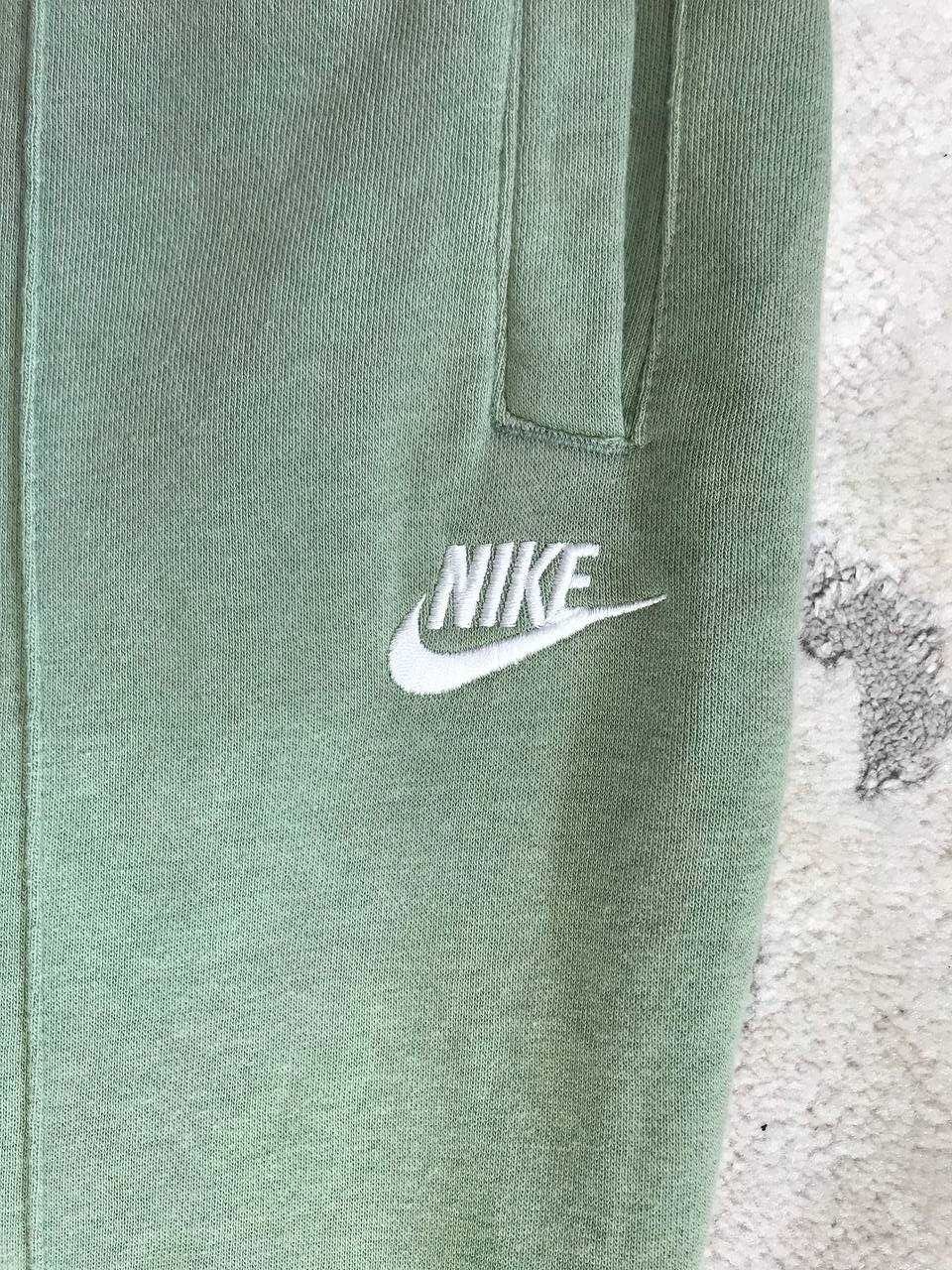 Спортивні штани Nike Club Fleece