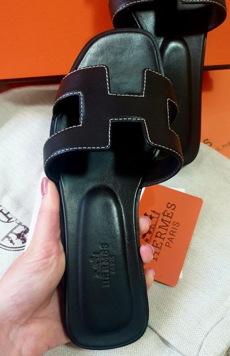 Шльопанці на 35 розмір чорні жіночі