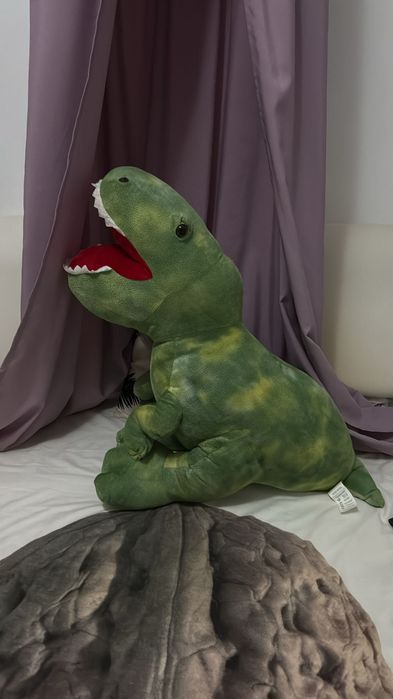 Dinossauro de Peluche