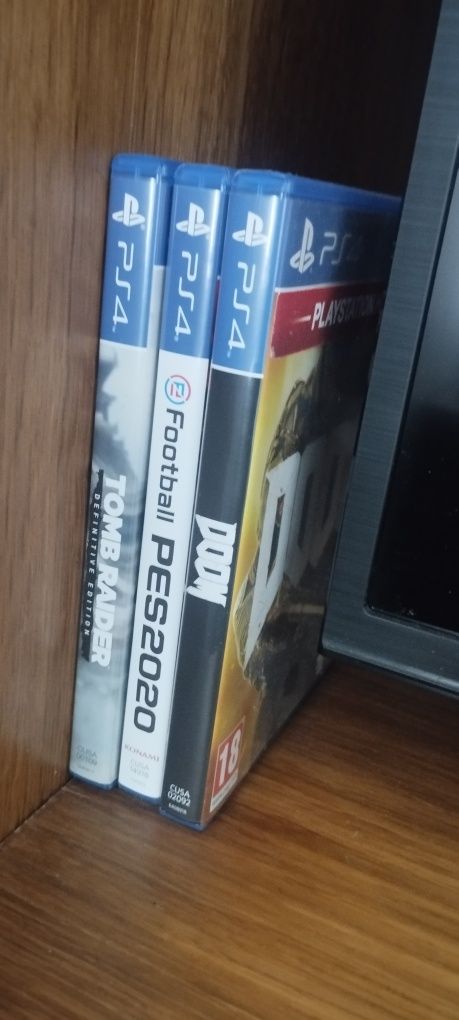 PlayStation 4 (como nova) 1Tb
