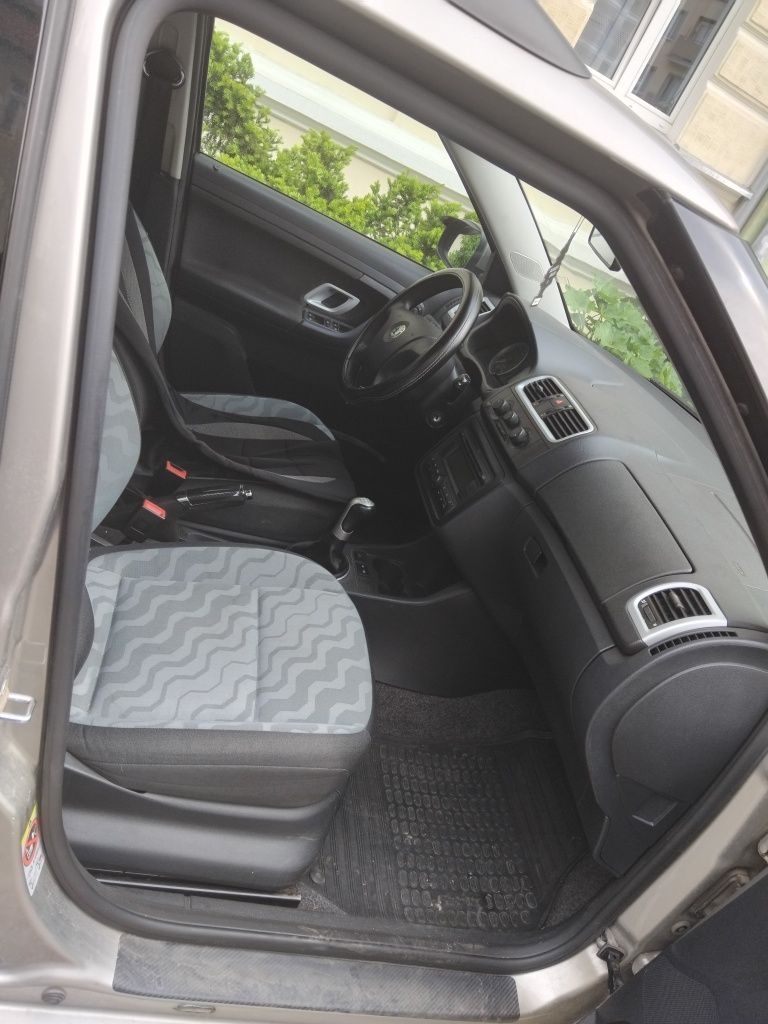 Skoda Fabia 2 Combi 1.4MPI LPG + opony zimowe