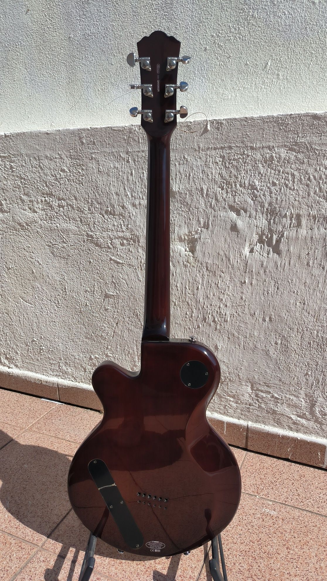Guitarra Yamaha AES 620 cor  Sunbirst