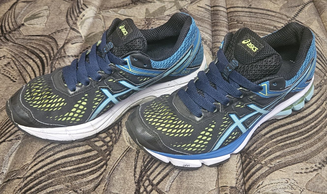 Кросівки бігові ASICS GT-1000 4