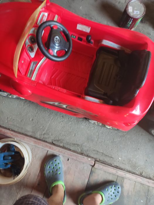 Продам дитячий електромобіль