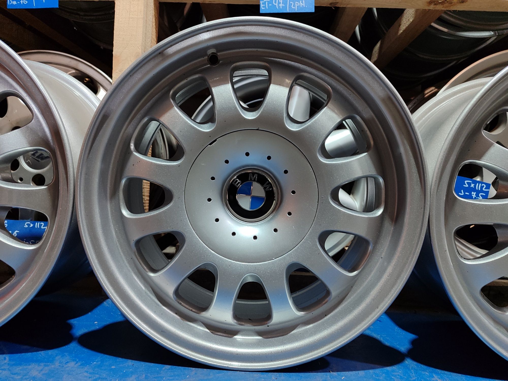 Диски BMW. R-15. 5×120. J-7. ET-20. Dia-74.1