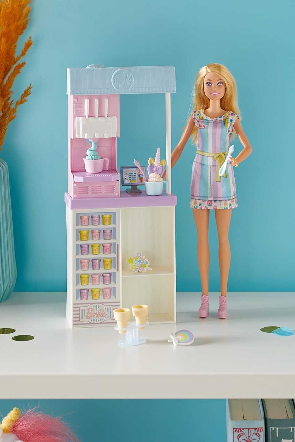 Лялька Барбі Barbie Careers Ice Cream Shop Set with Blonde Fashion