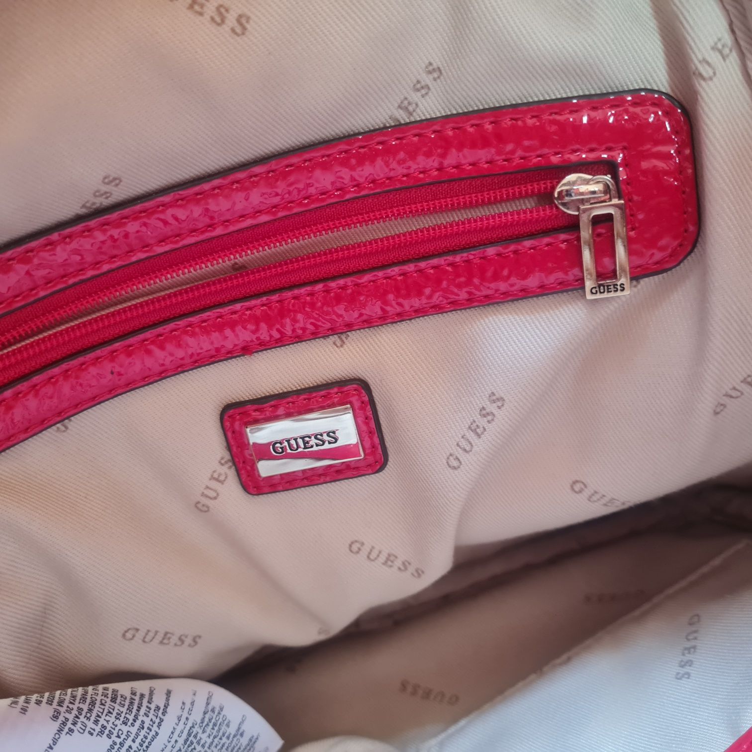 Guess new vibe HWPG77  czerwony lakierowany plecaczek mały plecak