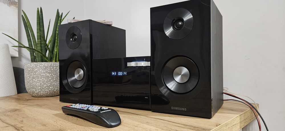 Mini Wieża Samsung MM-D330D audio system z pilotem
