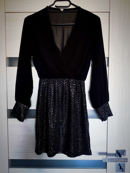 Piękna nowa błyszcząca sukienka XS