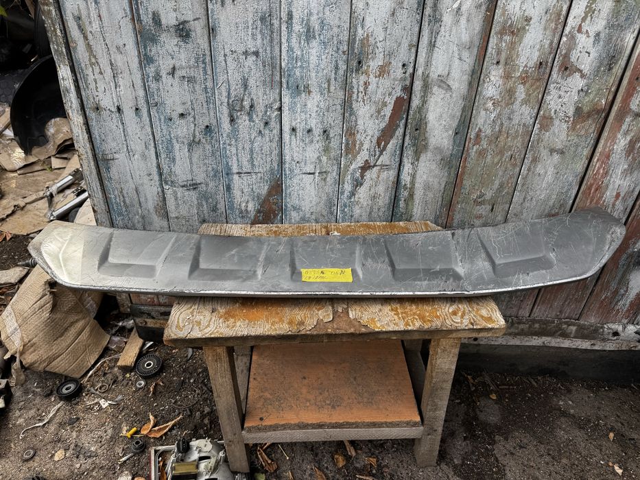 Накладка переднего бампера спойлер Audi Q7