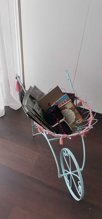 Carrinho de mão decoração floreira