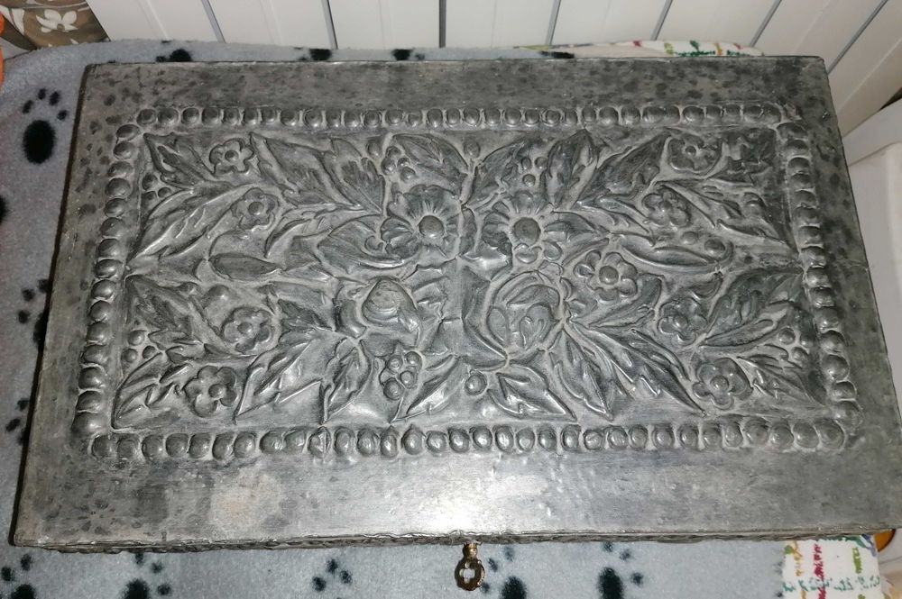 Caixa de Arrumação em Estanho (imitação)