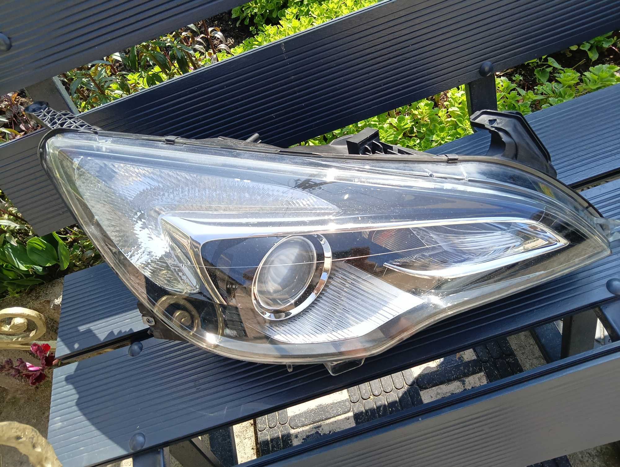 Lampy przednie Astra J
