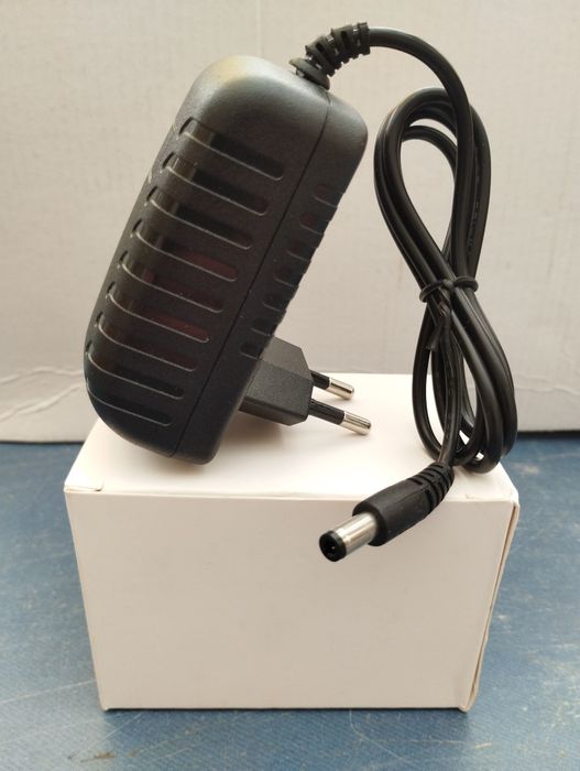 Блоки живлення 5В/2A , 12В/2А із штекером 5,5/2,5мм доТ2,SAT, SMART