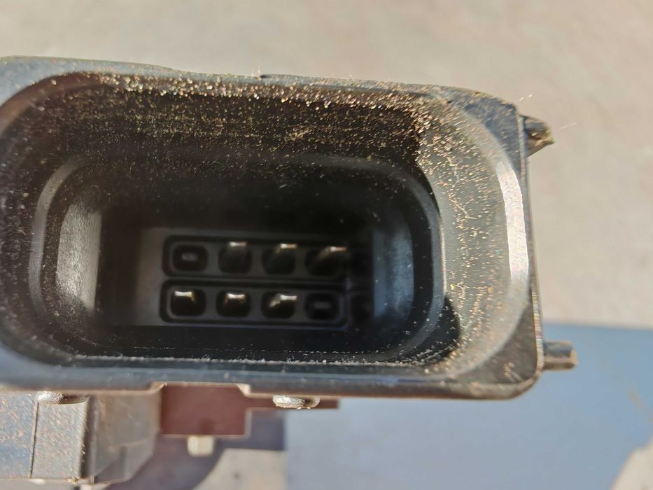 Opel Corsa D Zamek drzwi lewy przód 5D