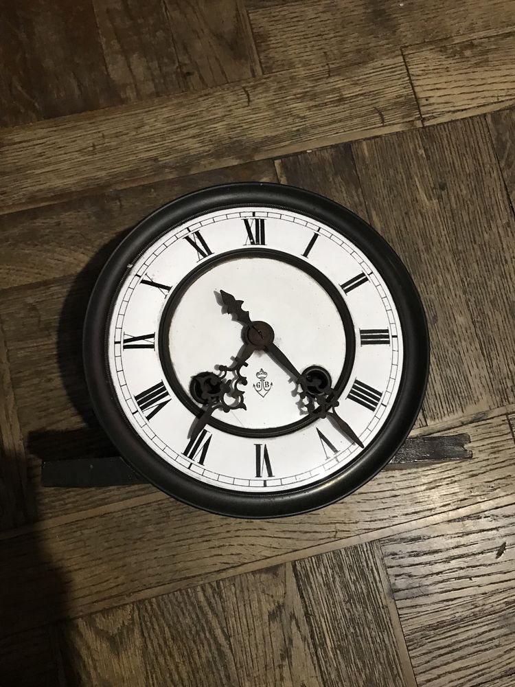 Насстеные часы 1879 года
