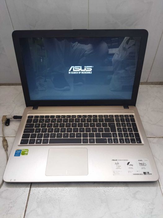 Portátil Asus A540L I3 5005U