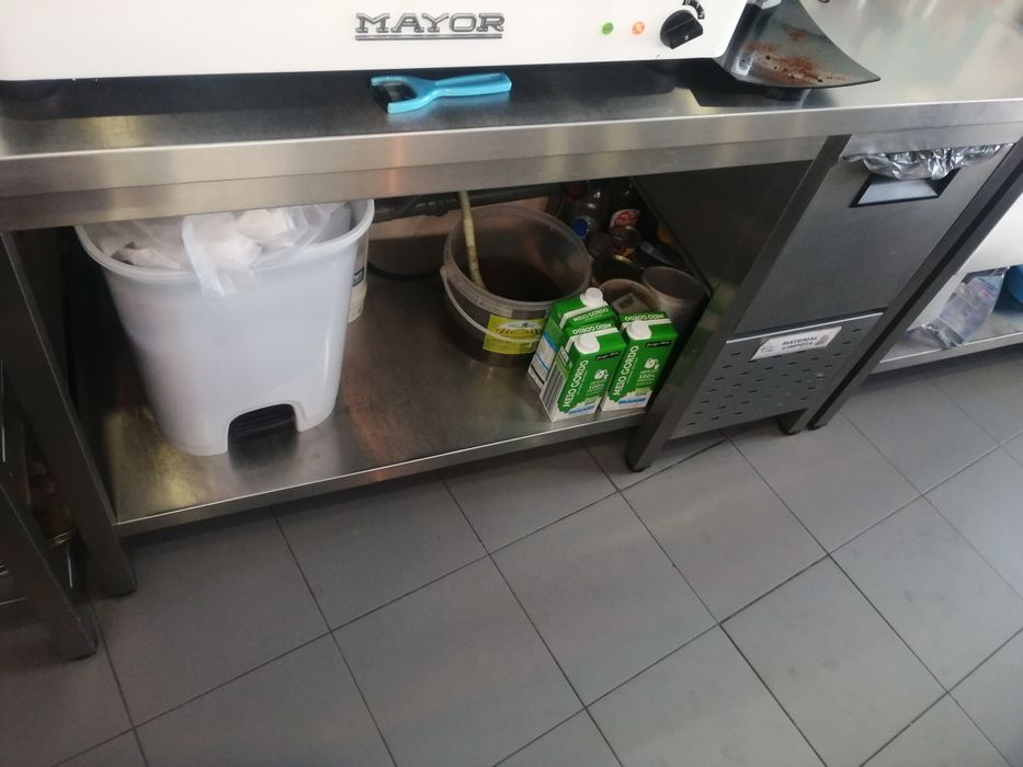 Bancada inox  bate borras e lava-loica
