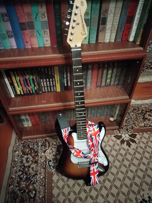 Продам классную электро-гитару в отличном состоянии!