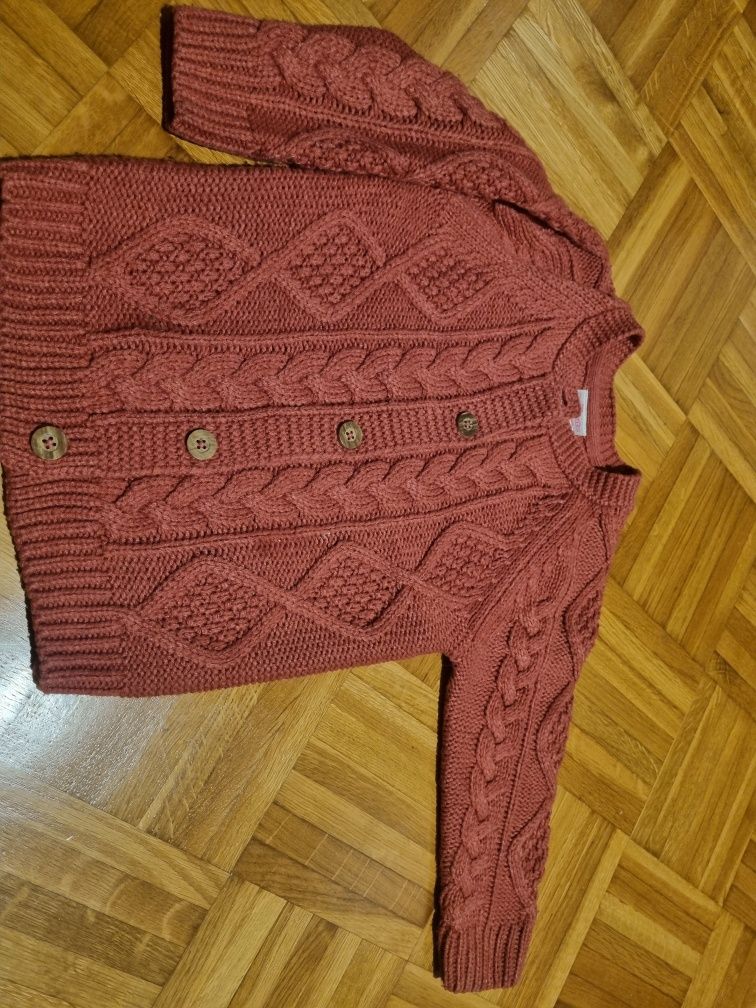 Sweterek piękny kolor