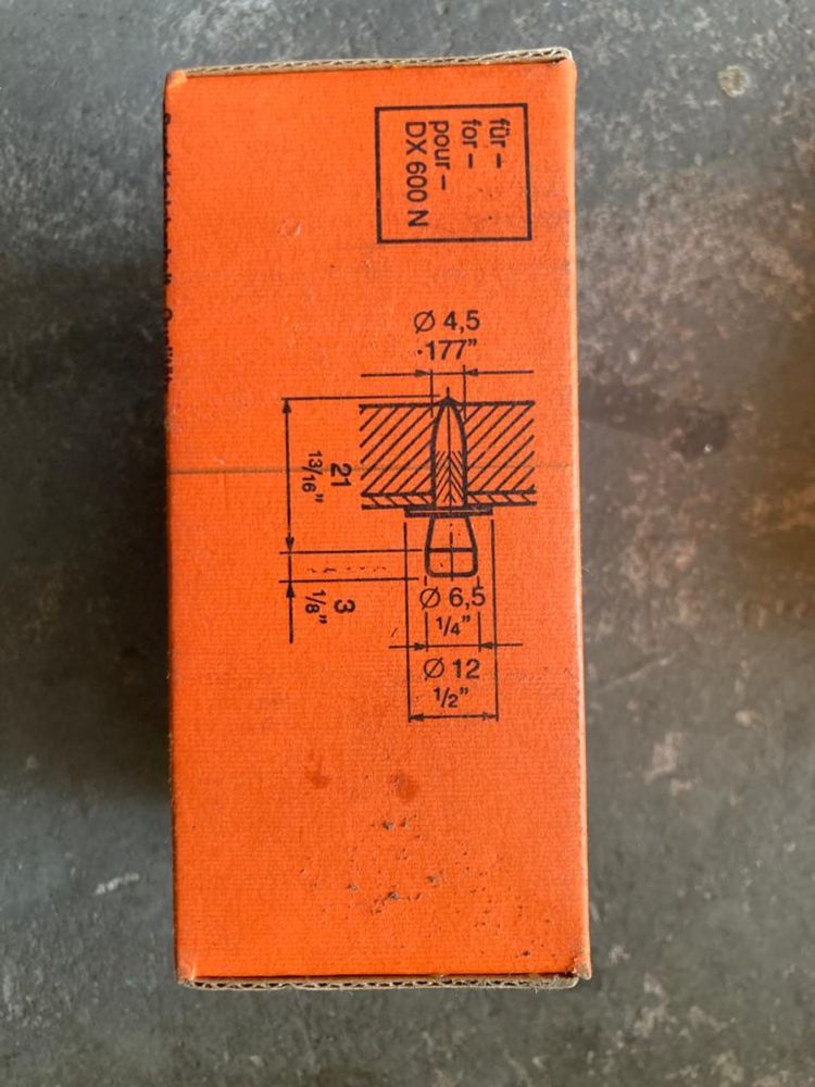 Kołki Hilti z gwintem (6 paczek po 100 szt.)