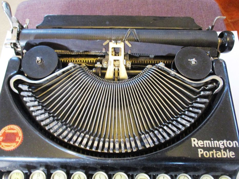 Seculo XX - Maquina de escrever Remington Portable