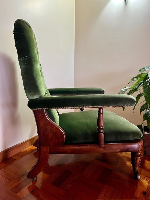 Cadeira de braços reclinável