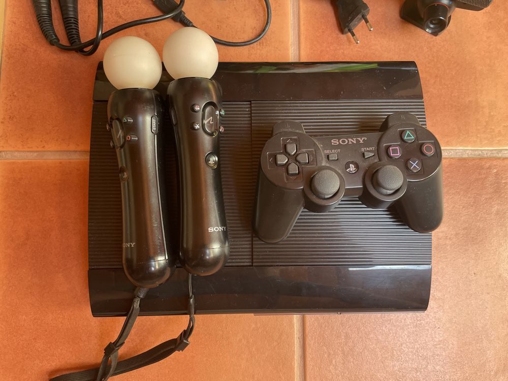 Playstation 3 com acessorios e jogos