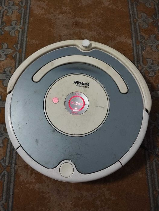 Aspirador iRobot Roomba Serie 500 com possível avaria