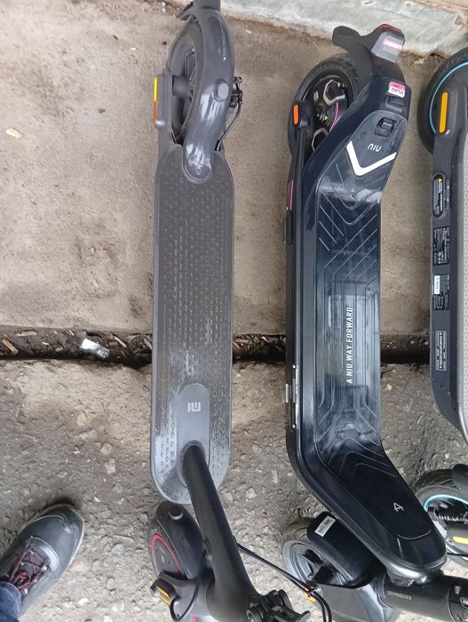 Ксіомі 4 про ,електросамокат