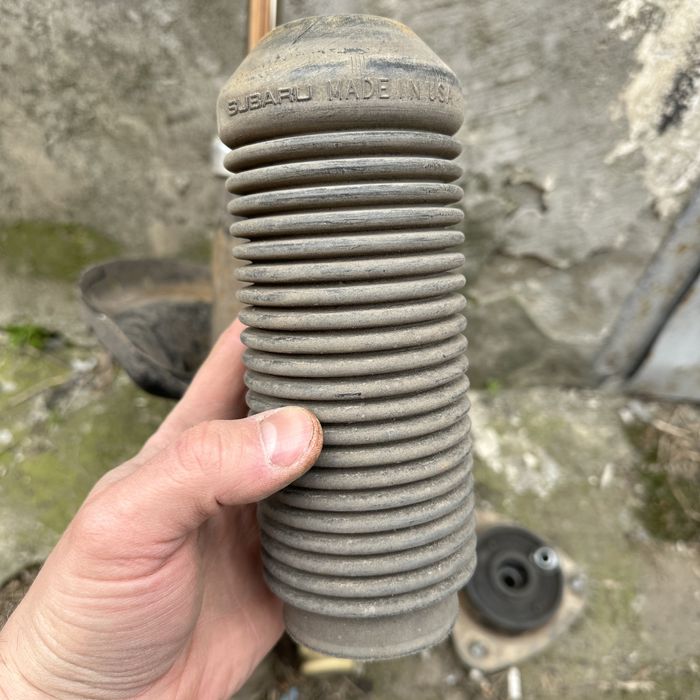 Стойка передня права для subaru outback 2015-2018 b15 субару