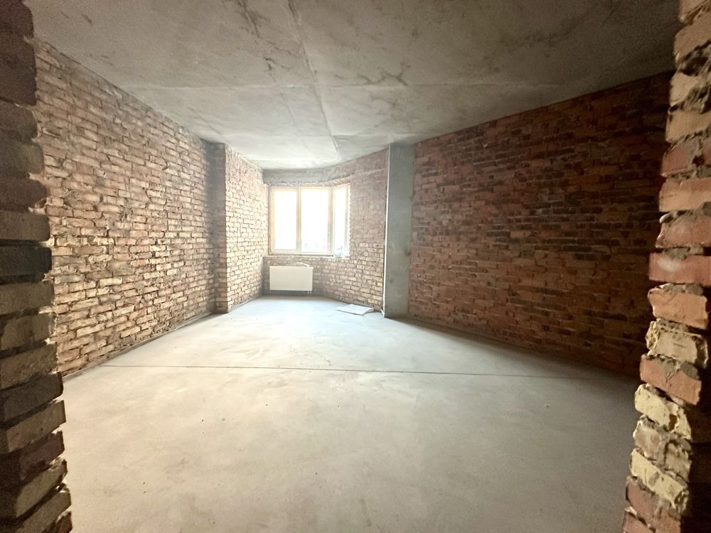 Продаж 2 х кімн квартири в центрі міста