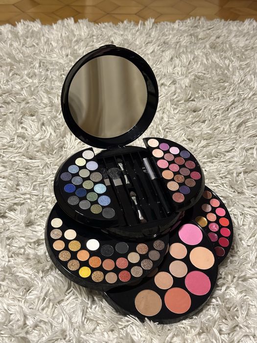 Glam Palette Douglas