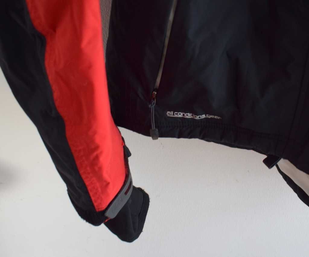 Nike czerwona kurtka narciarska  s 34 / 36 z z pasem