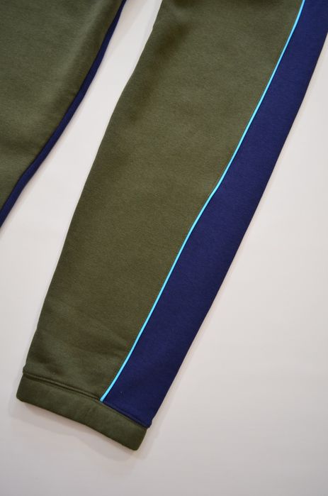 Чоловічі спортивні штани Nike