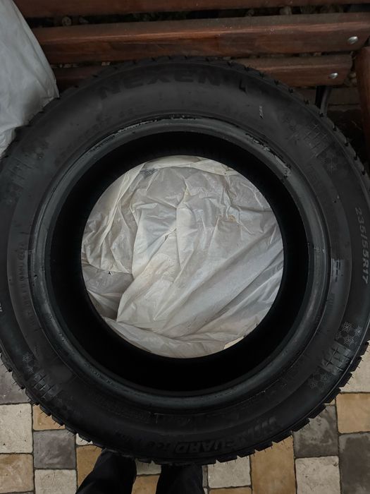 Зимові колеса майже нові Nexen 235/55/R17