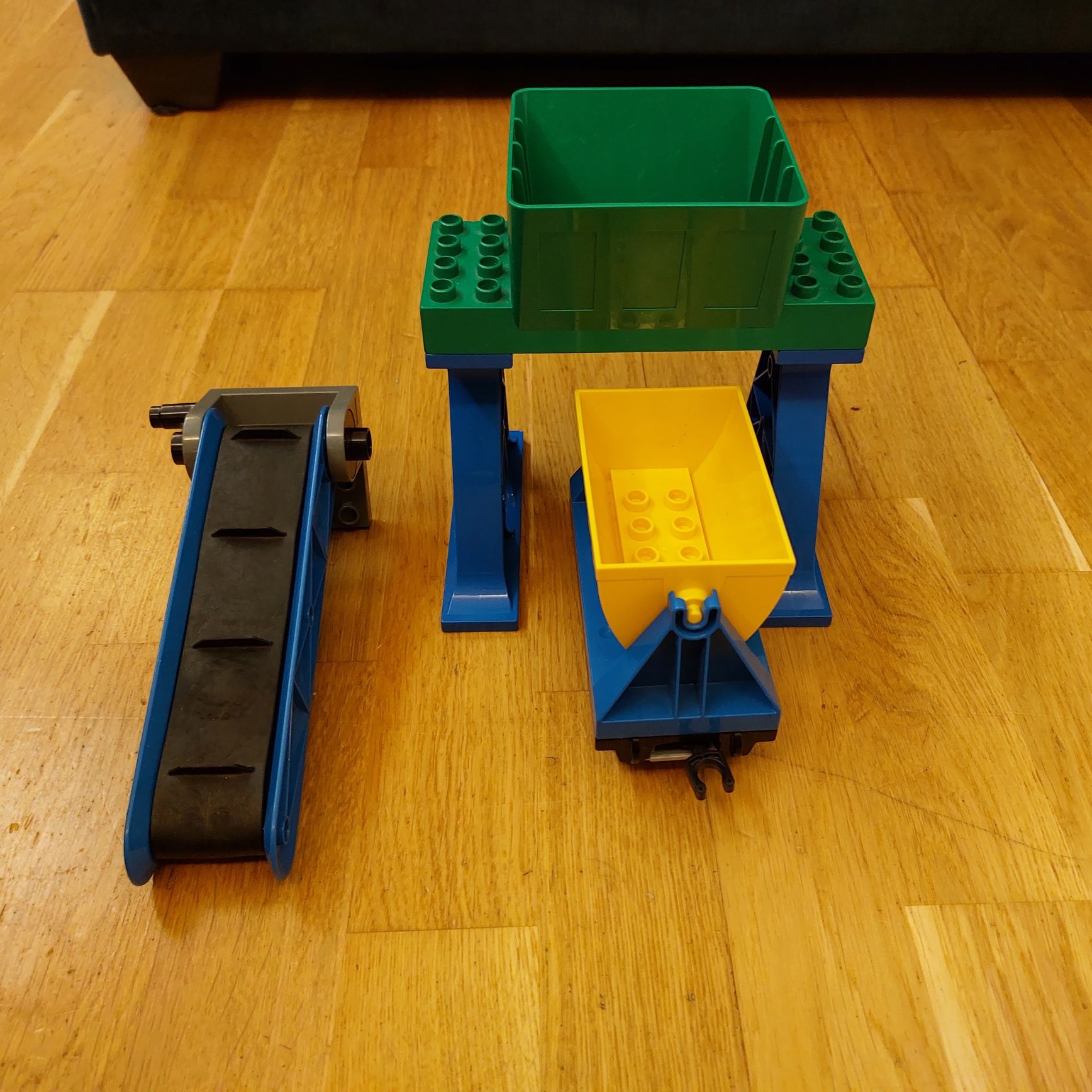 Zestaw lego duplo, węglarka, taśma, zsyp, przeładunek, pociąg, wagon