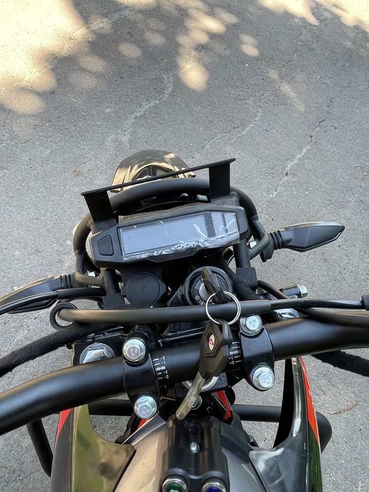 Доставка Бзкоштовна SPARK SP250D-3 TRAKER