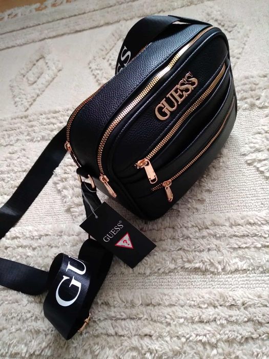 Torebka listonoszka Guess czarno złota