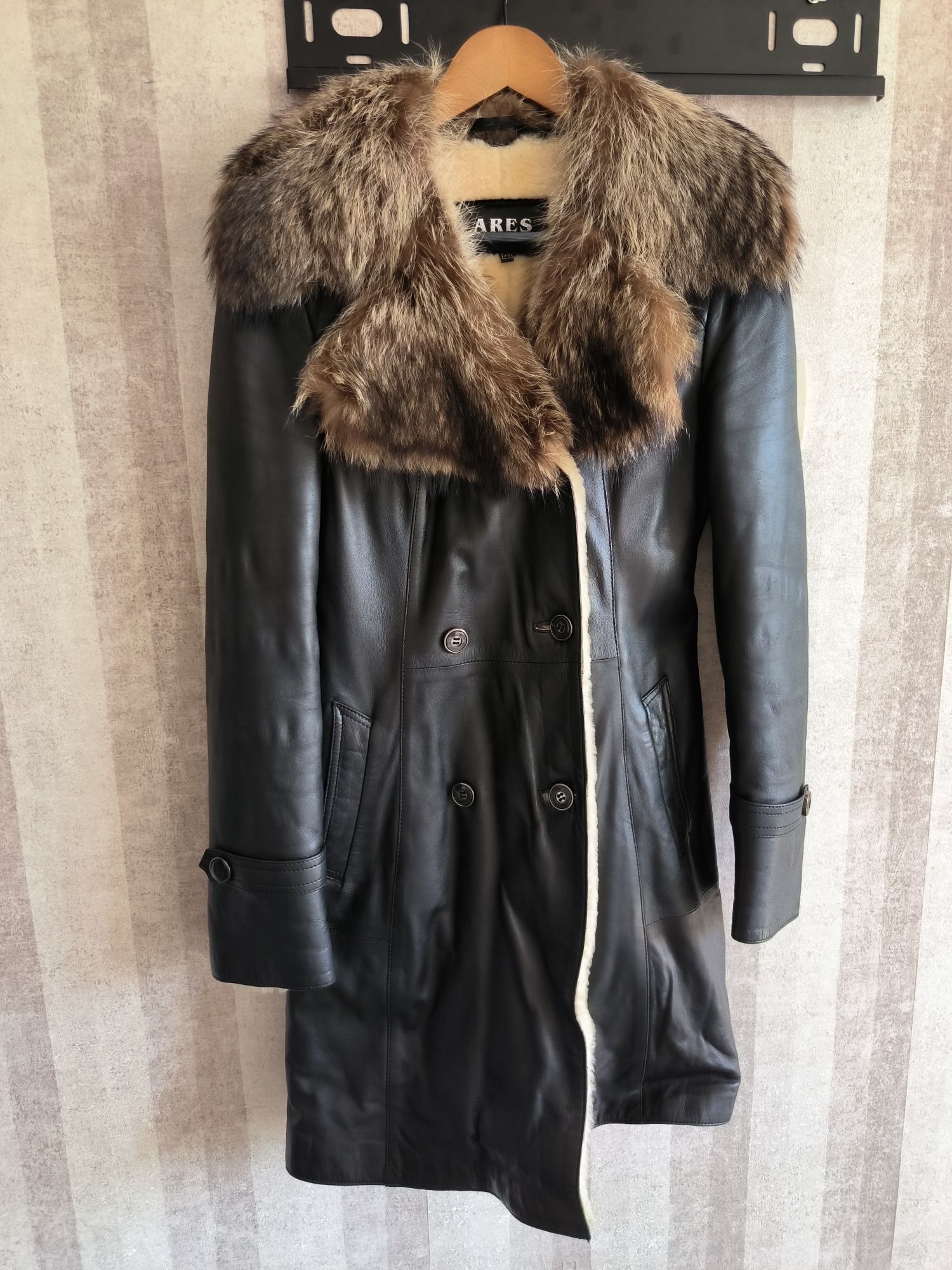 Продам женскую дубленку xs
