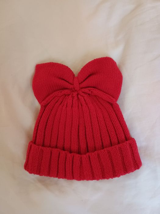 Продам модные шапки на девочку