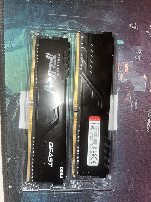 Продаю оперативну пам’ять Kingston DDR4 16GB (2×8GB)